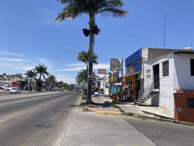 #70 - Conjunto Comercial para Venta en Tepic - NT